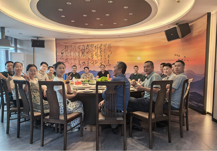 利特斯举行八周年庆典暨2025年半年总结会：同心同行，共筑未来 (2)